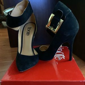 IDORE Black suede pumps
